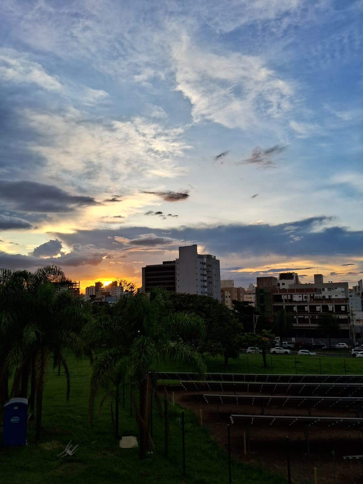 Mesmo com a chegada de uma frente fria, calor prevalece em Uberlândia e região