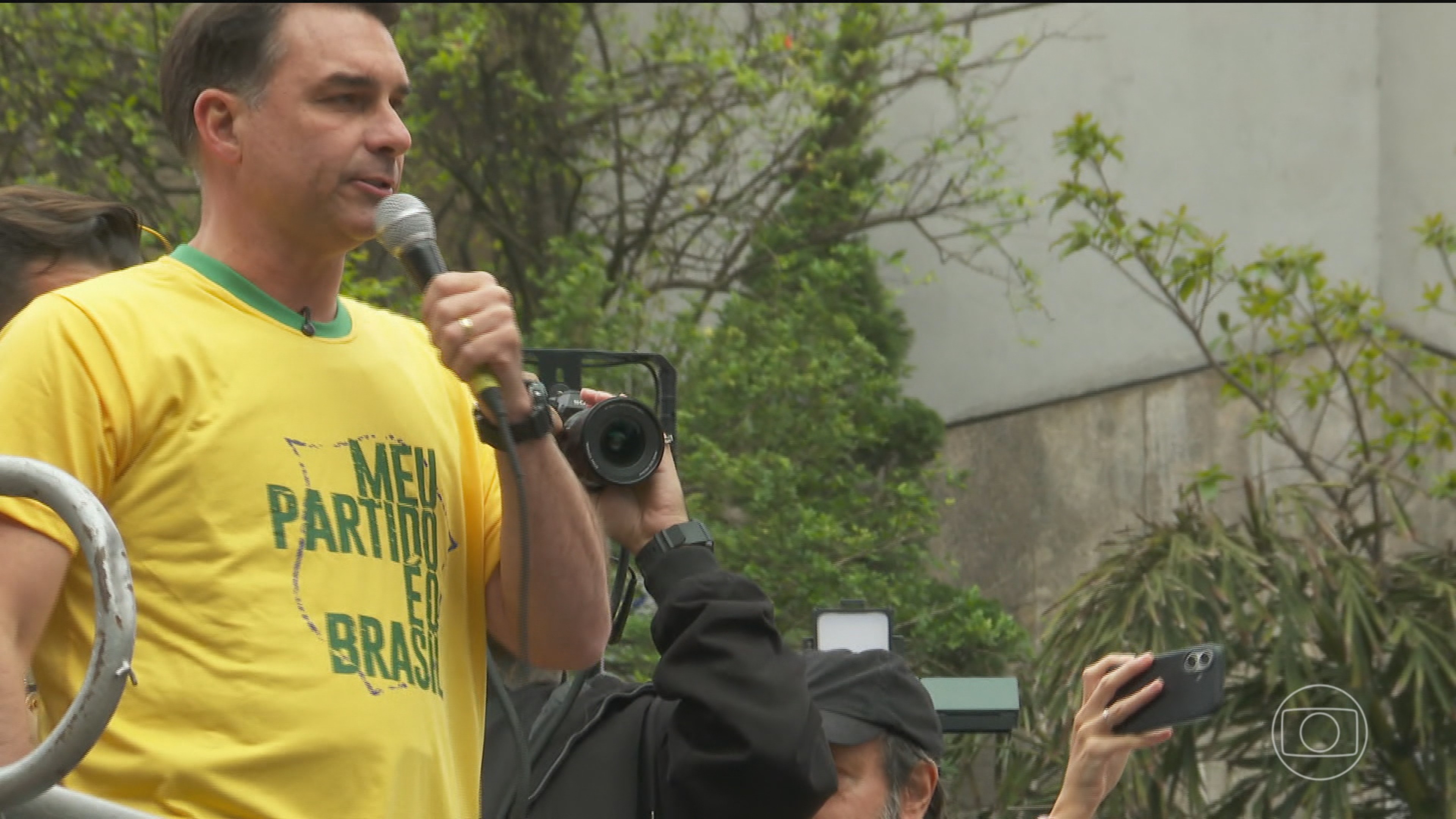 Flávio Bolsonaro, candidato à Presidência pelo PL, faz campanha em São Paulo