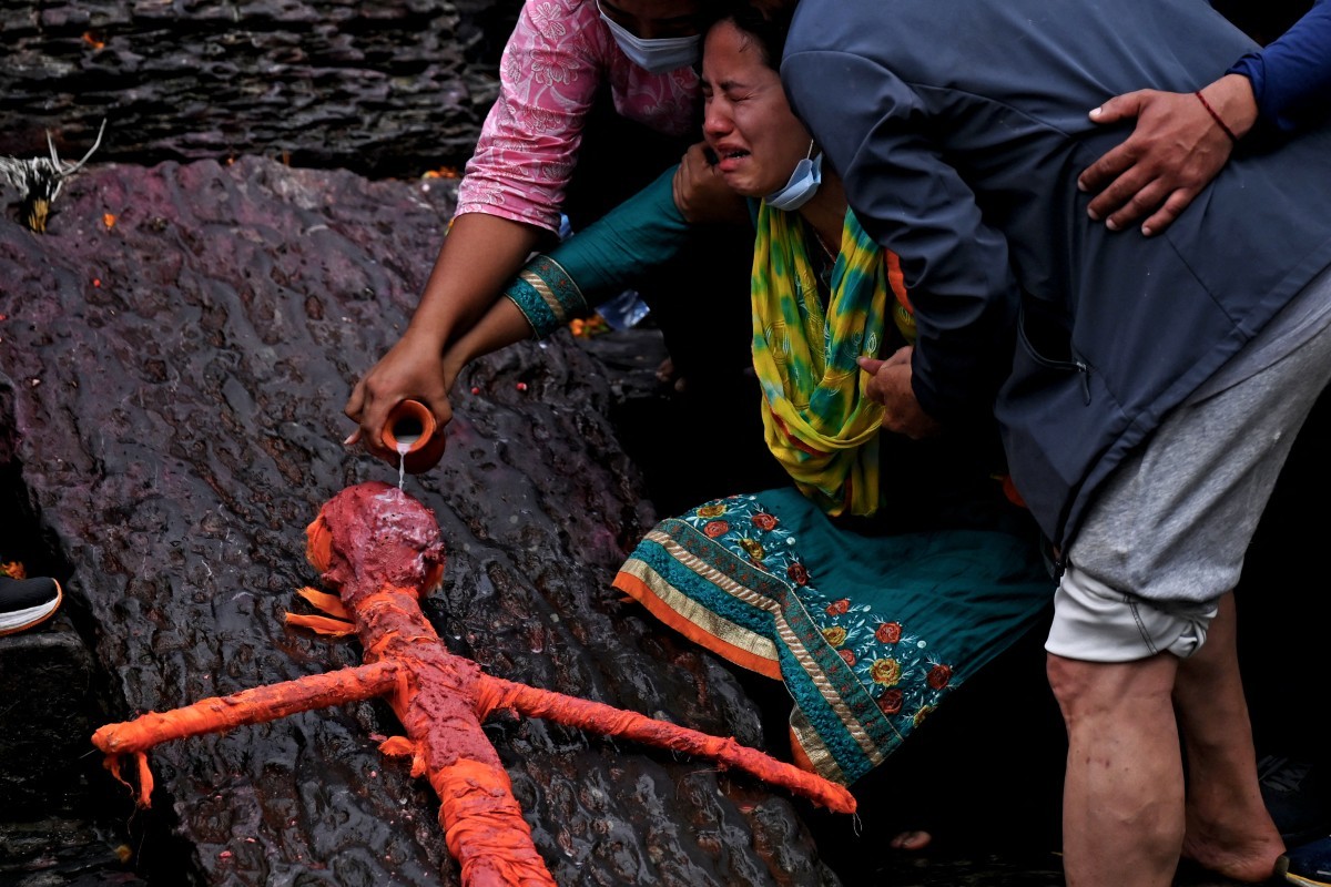 Nepal: Famílias fazem funerais simbólicos após avalanche mortal