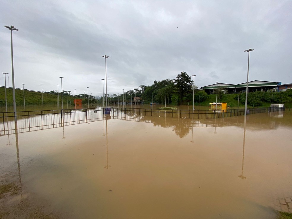 Parque Alcântaro Corrêa, em Blumenau, na manhã deste domingo (8) — Foto: Thiago Walter/ NSC TV
