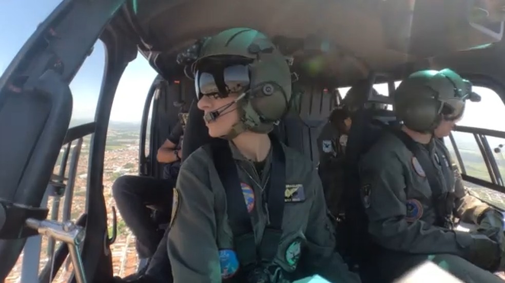 Exército Brasileiro forma primeira mulher piloto de helicóptero da história do país — Foto: Reprodução/TV Vanguarda