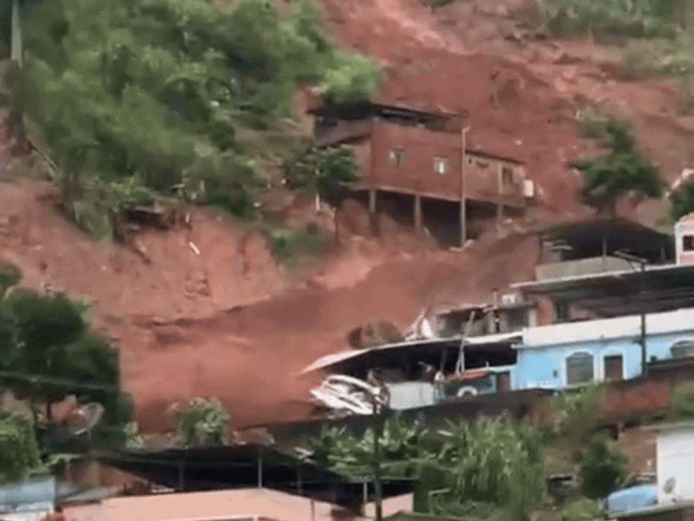 Mais casas desabam com a volta da chuva em Juiz de Fora — Foto: Redes Sociais/Reprodução
