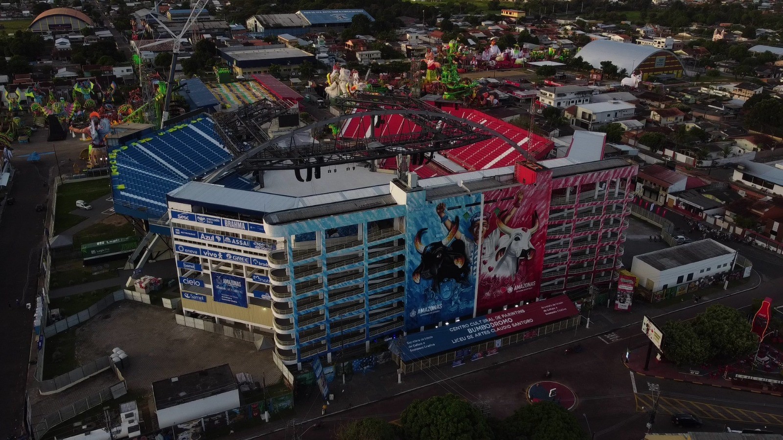 Bumbódromo: conheça a arena do espetáculo de Caprichoso e Garantido que divide Parintins
