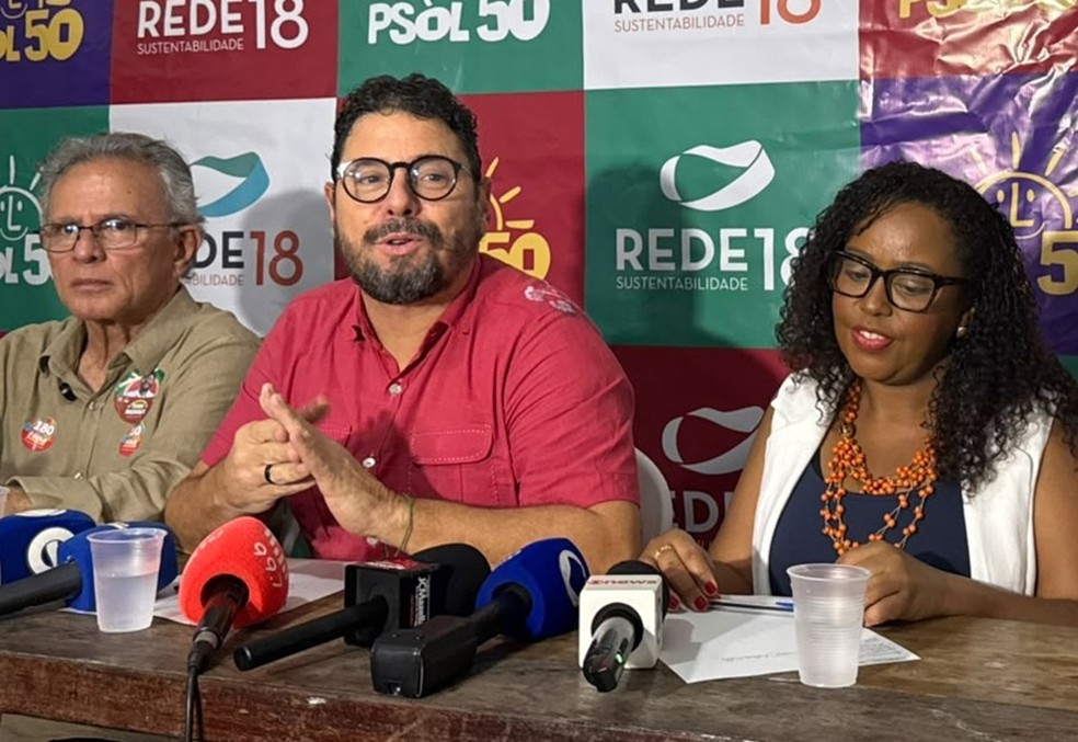 Ivan Moraes (PSOL) em coletiva na convenção que lançou sua candidatura ao governo de Pernambuco — Foto: Paulo Veras/g1