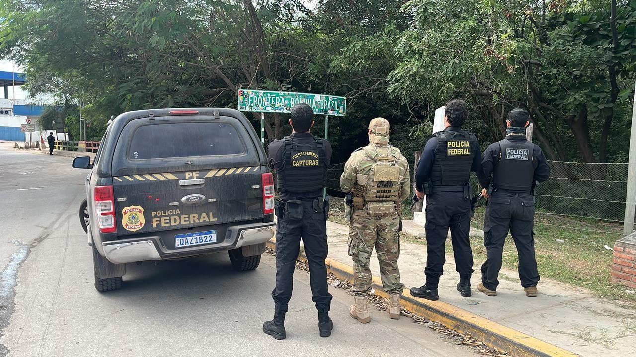 Bolivia entrega Tuta, do PCC, a autoridades brasileiras; VÍDEO e FOTOS
