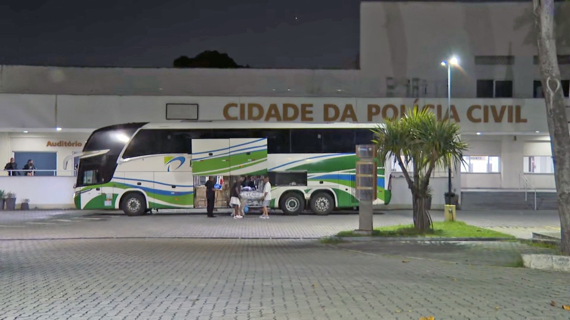 Polícia Civil intercepta ônibus vindo do Paraguai com canetas emagrecedoras