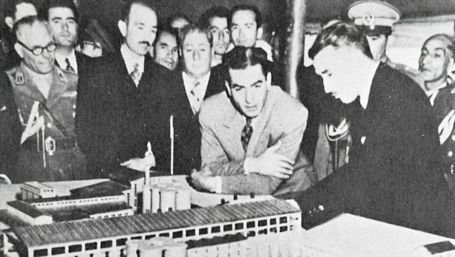 EUA incentivaram o programa nuclear do Irã que tentam destruir após 60 anos; conheça história