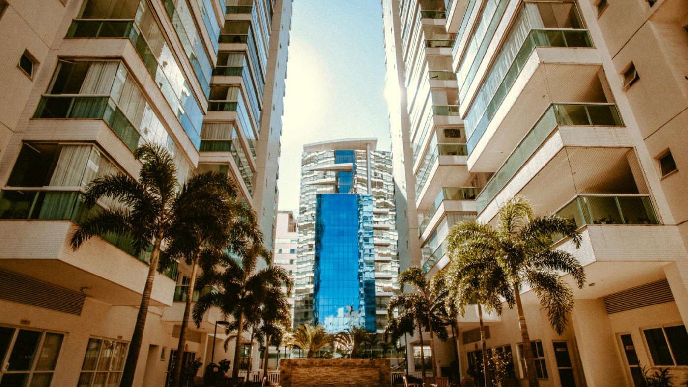 É possível ter energia solar morando em condomínios? 