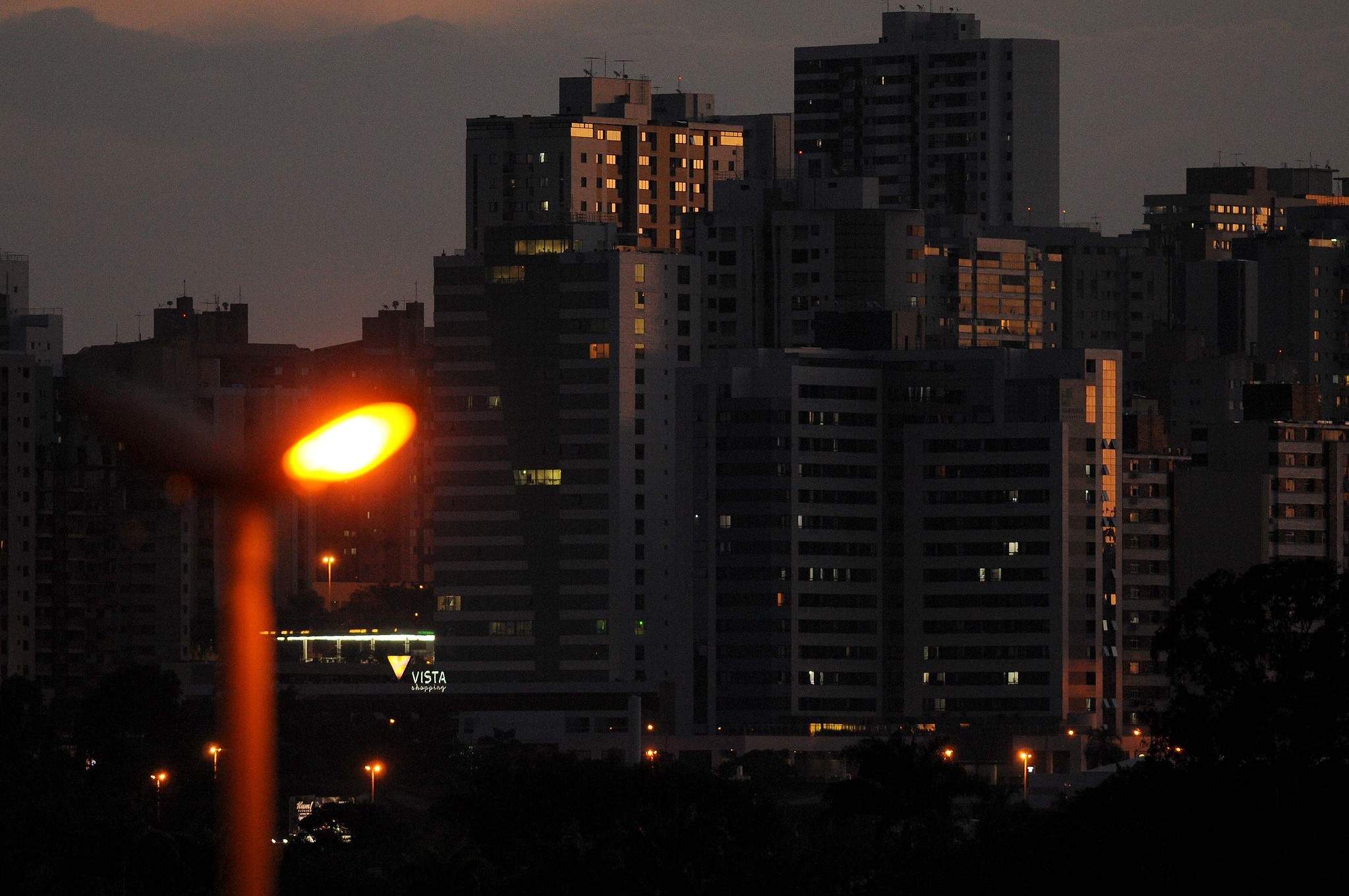Geração que compra menos imóveis e efeito Airbnb: o que explica o aumento no preço dos aluguéis em Brasília?