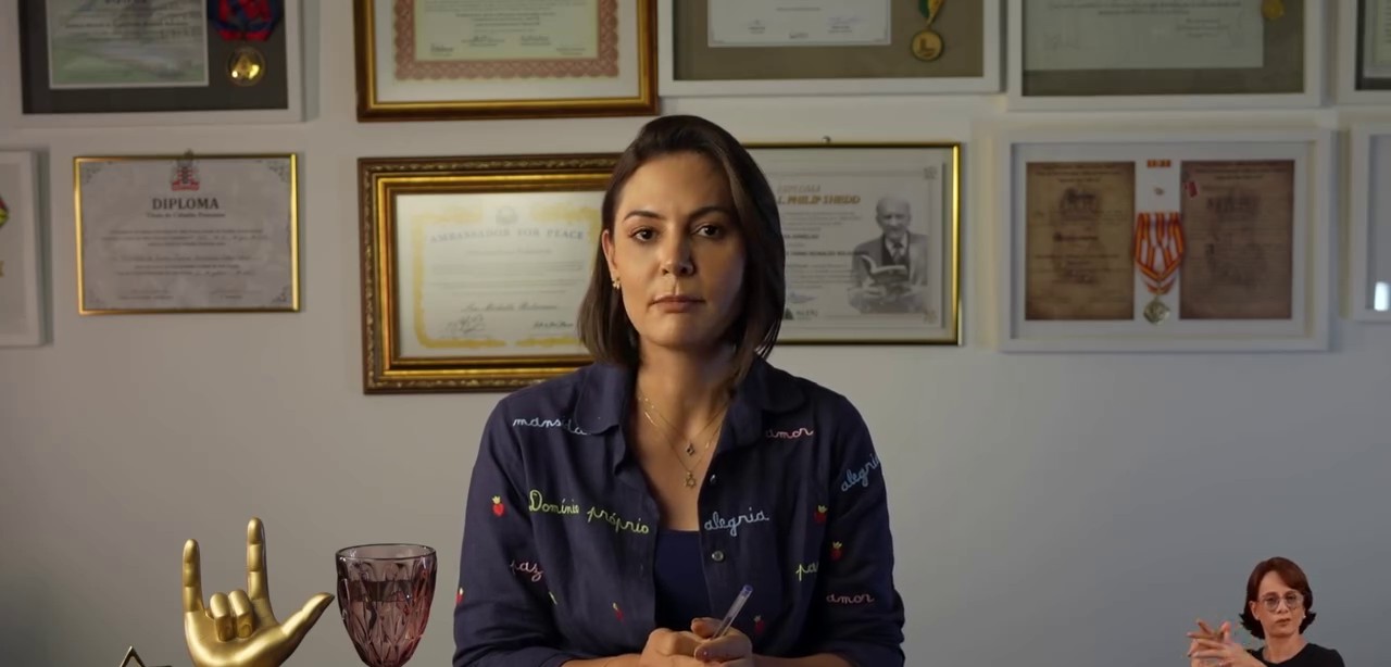 Vídeo de Michelle pode causar estrago maior que caso 'Dark Horse' para Flávio Bolsonaro e expõe disputa por protagonismo, dizem analistas