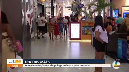 Shoppings de Belém ficam movimentados na véspera do Dia das Mães