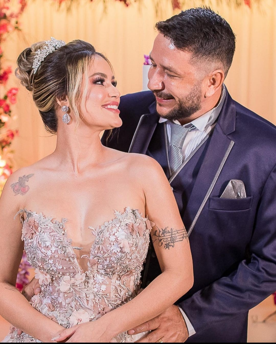 Marido de cantora morta no AC não comparece presencialmente em audiência de instrução por feminicídio