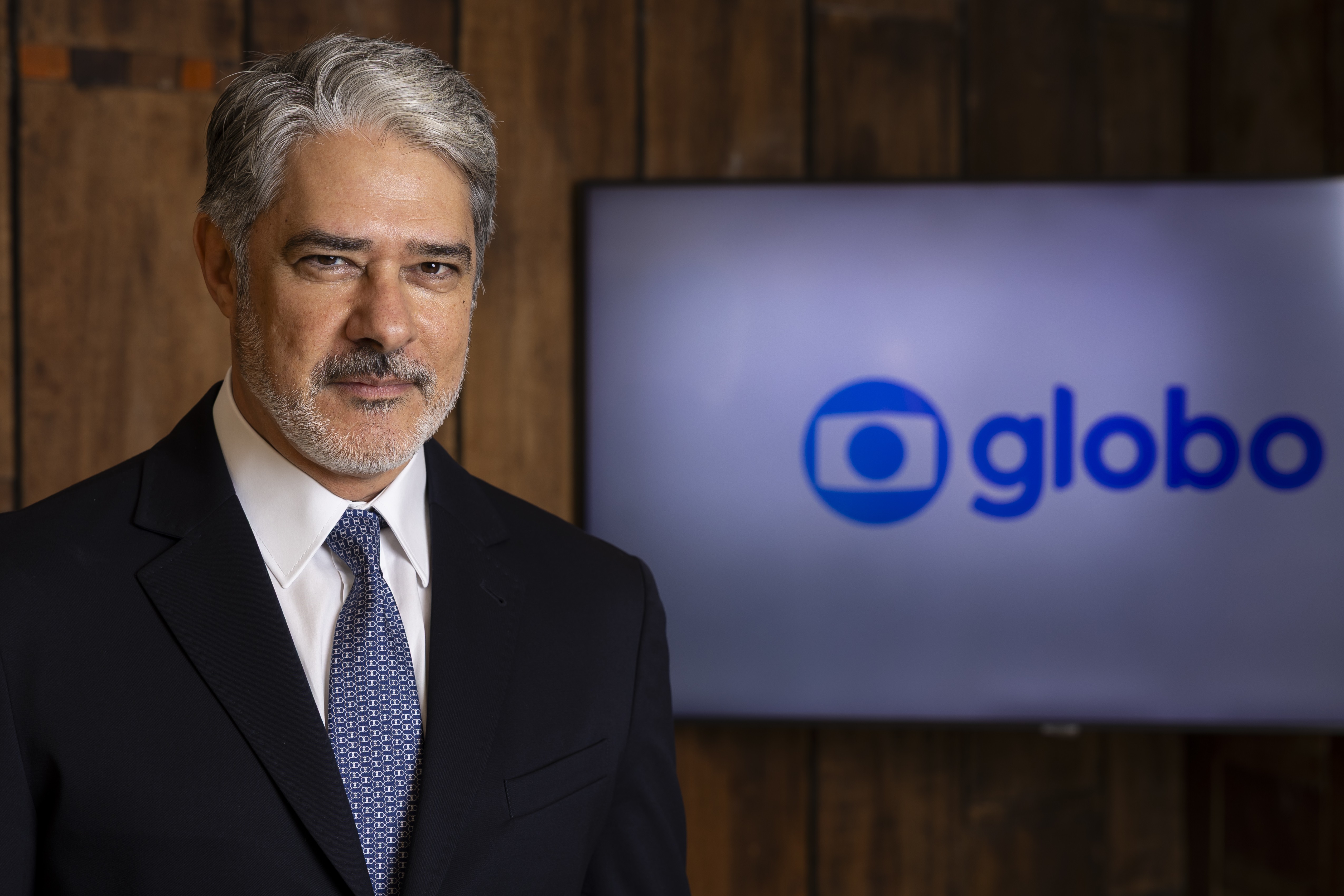 É #FAKE áudio de William Bonner dizendo que ajudou a eleger Lula e a combater o bolsonarismo; trata-se de inteligência artificial