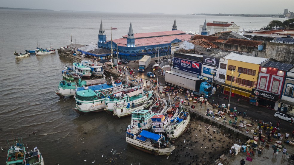 Vista aérea do mais emblemático cartão-postal de Belém, o complexo Ver-o-Peso. — Foto: Anderson Coelho/AFP