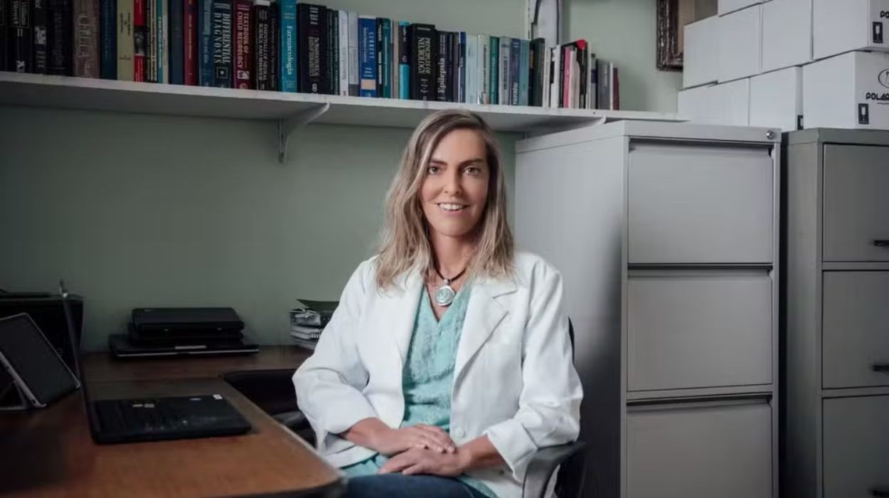 Tatiana Sampaio, pesquisadora da polilaminina, participa do 'Ciência Por Elas' na USP em São Carlos