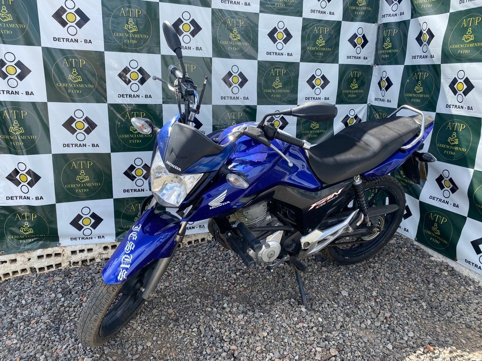 Outra opção é uma moto Yamaha YS150, ano 2014 com lance inicial de R$ 950, no município de Teixeira de Freitas, no extremo sul do estado. — Foto: Detran-BA