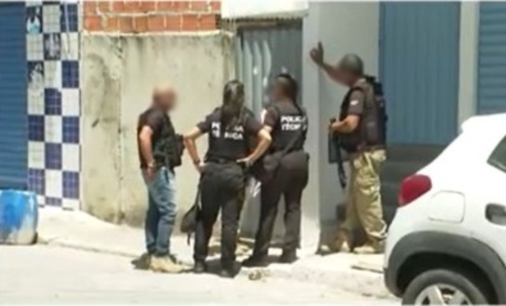 Família de jovem morto pela polícia contesta versão de confronto armado — Foto: Reprodução/TV Bahia