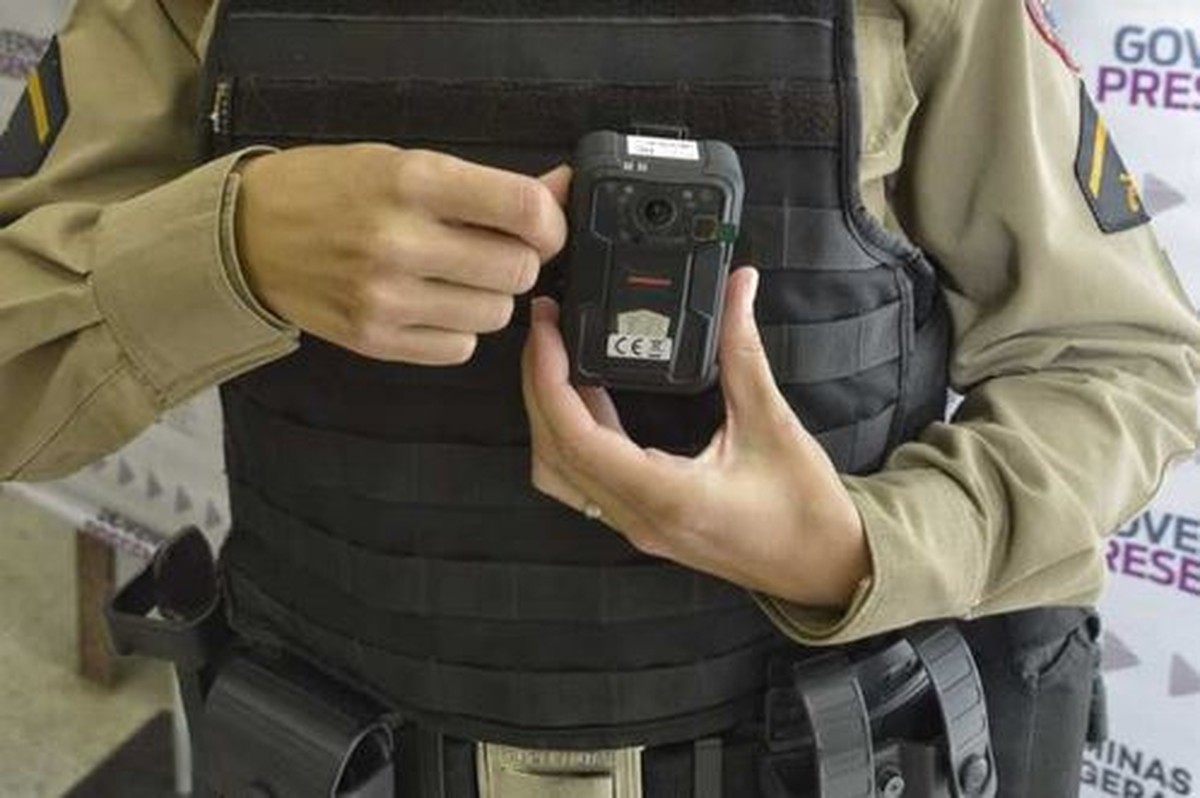Comissão da Assembleia rejeita projeto de lei que prevê uso de câmera em uniforme policial em Minas