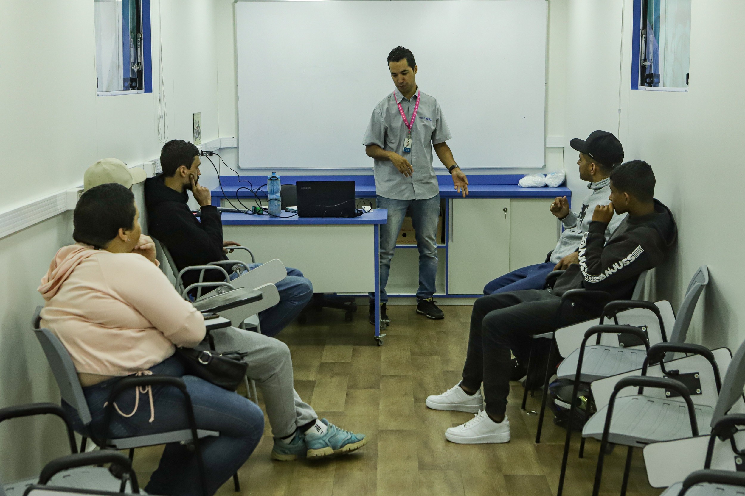 Senai oferta mais de 920 vagas em cursos gratuitos no Paraná; veja como se inscrever