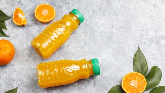 Setor do suco de laranja pode perder até R$ 4,3 bilhões ao ano com tarifaço, diz associação - Valor representa um aumento de cerca de 456% em relação aos impostos pagos na safra 2024/25, que somaram US$ 142,4 milhões.