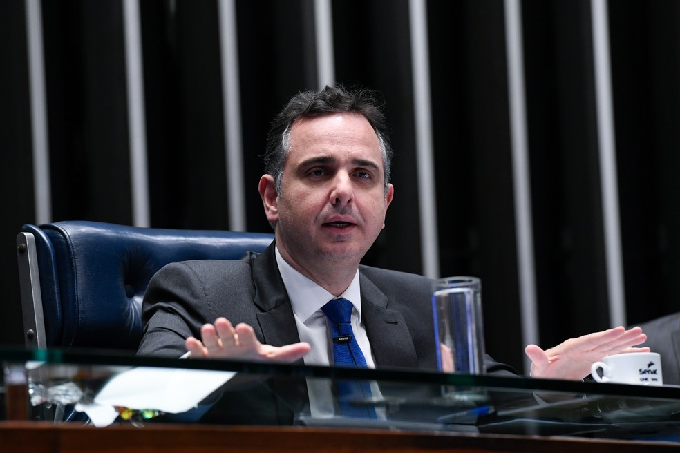 O presidente do Senado, Rodrigo Pacheco, em imagem desta quarta-feira (15). O Senado aprovou a suspensão do pagamento da dívida do RS por três anos — Foto: Jefferson Rudy/Agência Senado