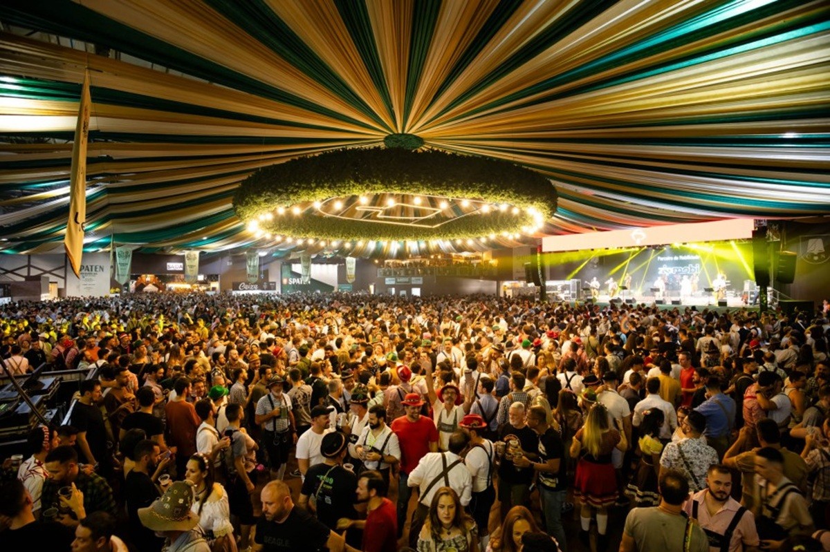 Oktoberfest Blumenau divulga valores dos ingressos para 2025; veja lista