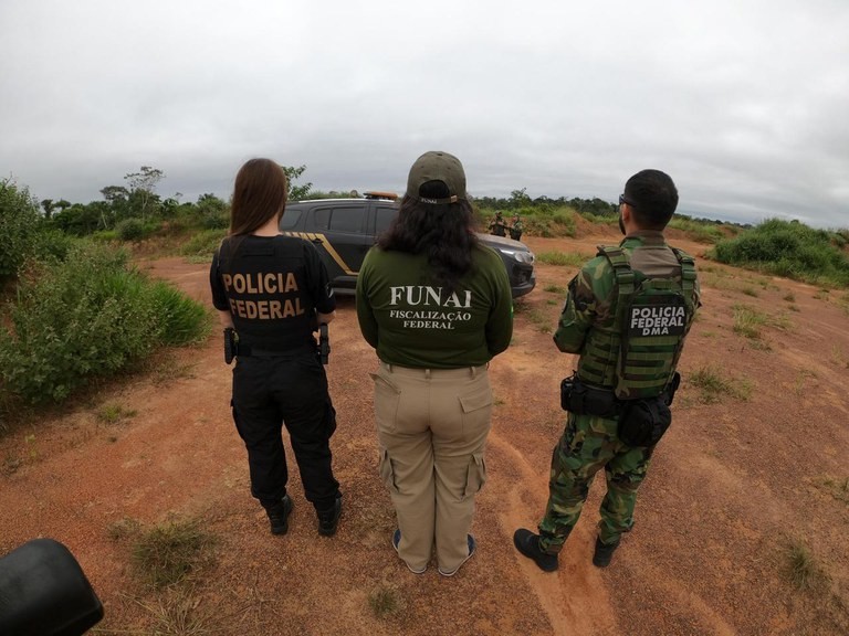 Durante operação, Polícia Federal do Acre e Funai investigam extração ilegal de minérios em terra indígena do AM