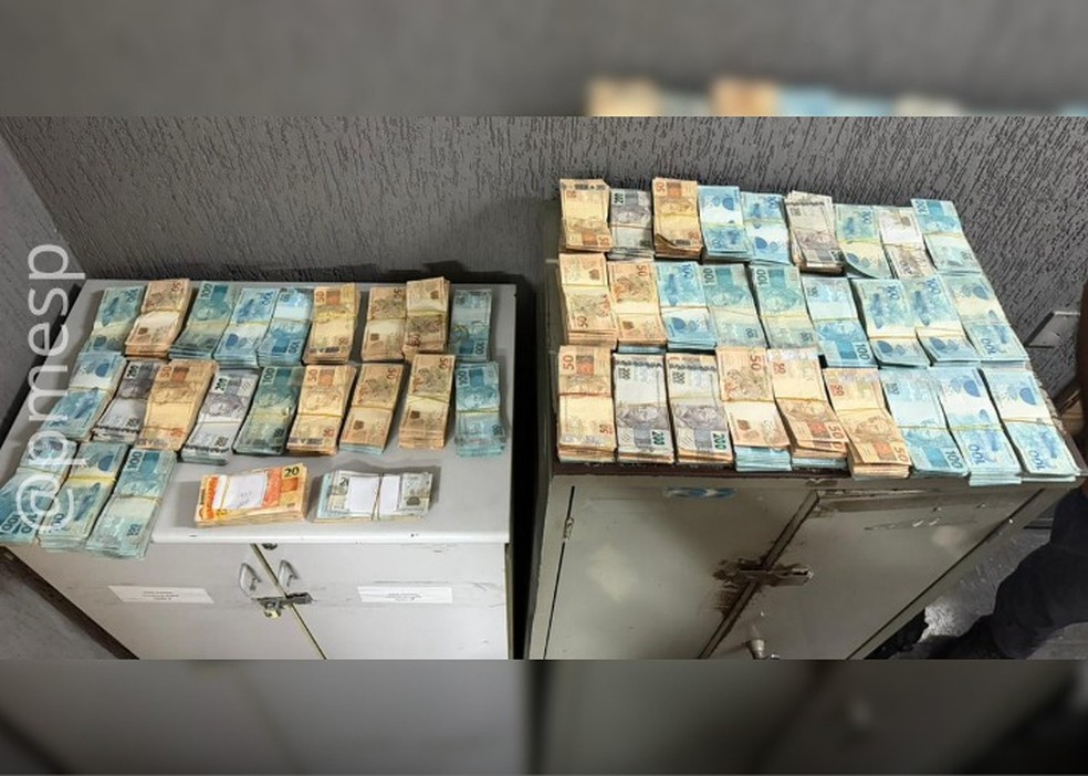 PM apreende quase R$ 500 mil em caixa de chocolate — Foto: Divulgação