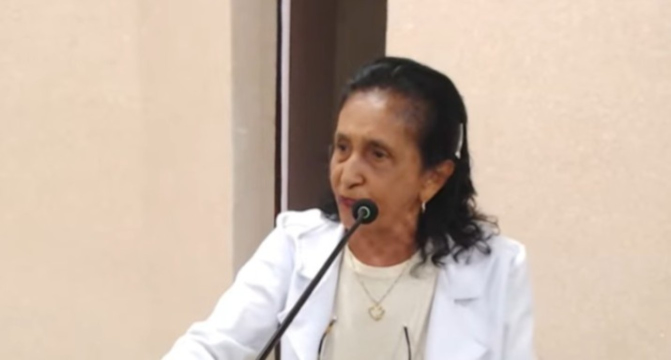 Vereadora de cidade da BA viraliza ao desejar Feliz Natal: 'Pegue as pedras que joga no meu caminho e leve para fundo dos infernos'