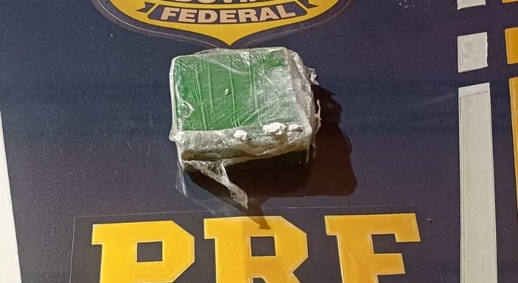 Passageiro de ônibus é preso com tablete de cocaína no RN durante viagem interestadual