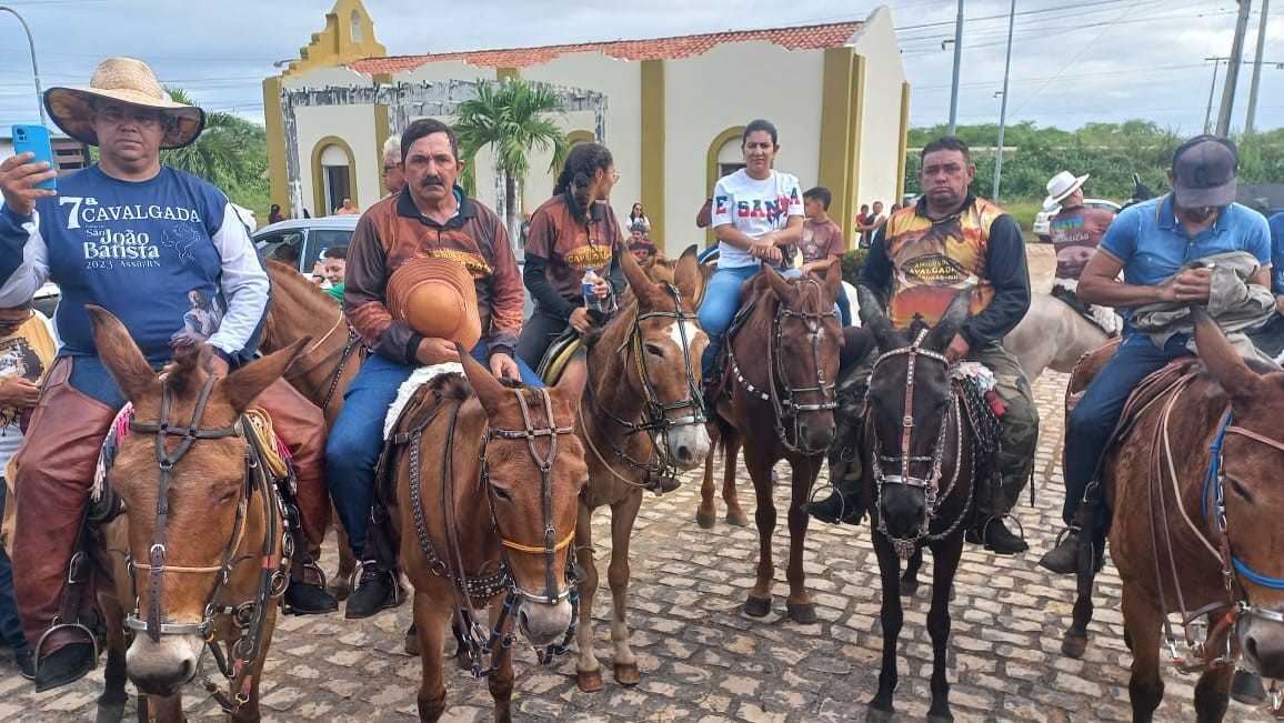 'Cavalgada Rota do Trem' percorre trajeto histórico de 120 km entre Mossoró e Patu, no RN