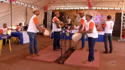 Foliões se apresentam no 20º Festival de Música Folclórica em Santa Rosa