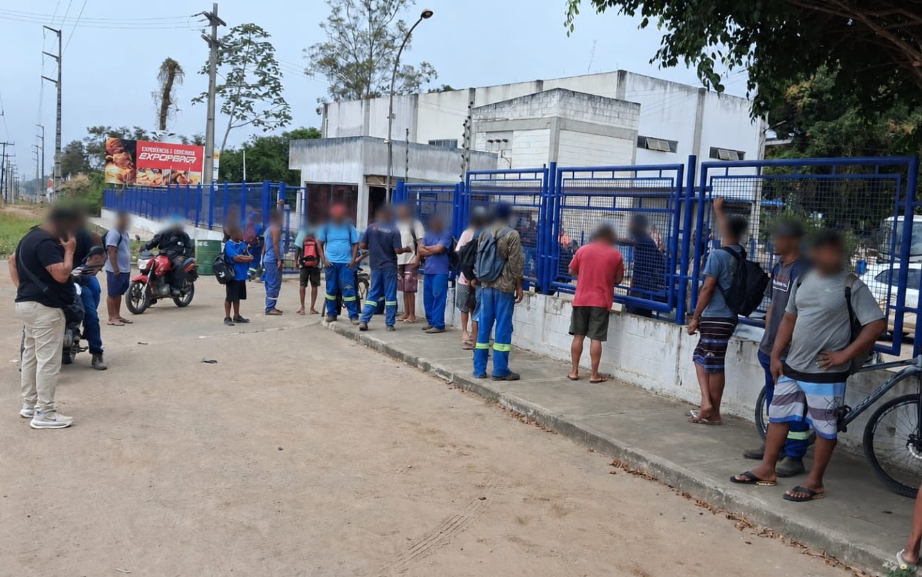 Jovem morre após ser esmagado por peça de metal enquanto trabalhava em Feira de Santana