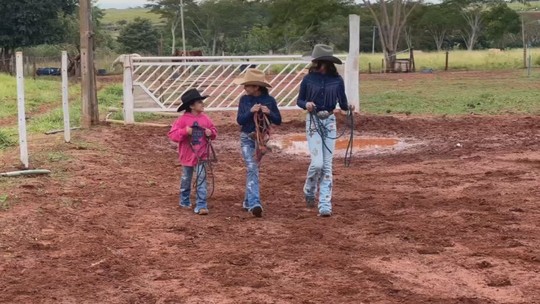 Três irmãs sonham com o sucesso nas provas de 3 tambores - Trio de irmãs participam de competições de equinos e já conquistaram diversos troféus.