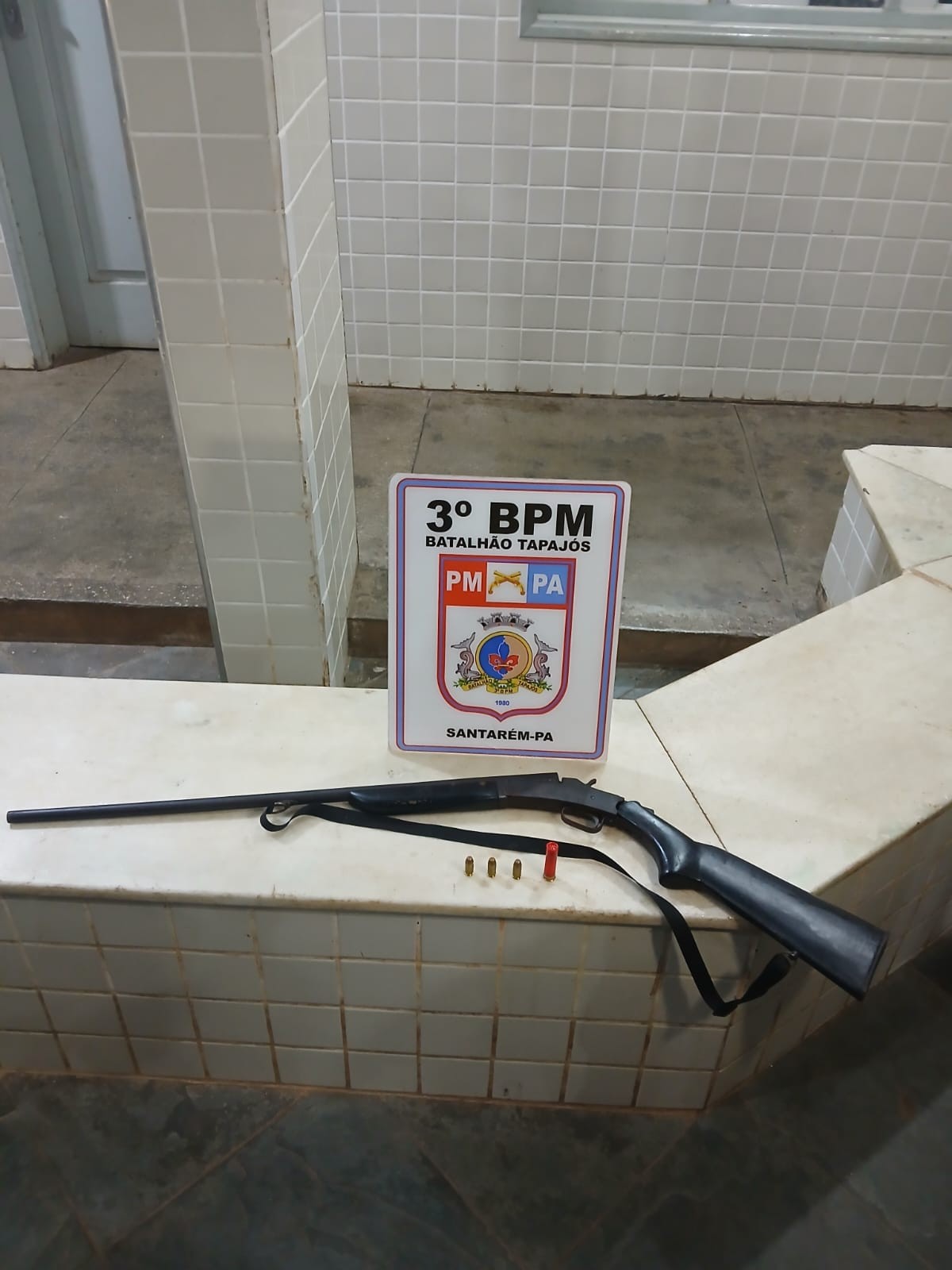 Homem é preso por posse ilegal de arma de fogo após briga entre irmãos em Santarém