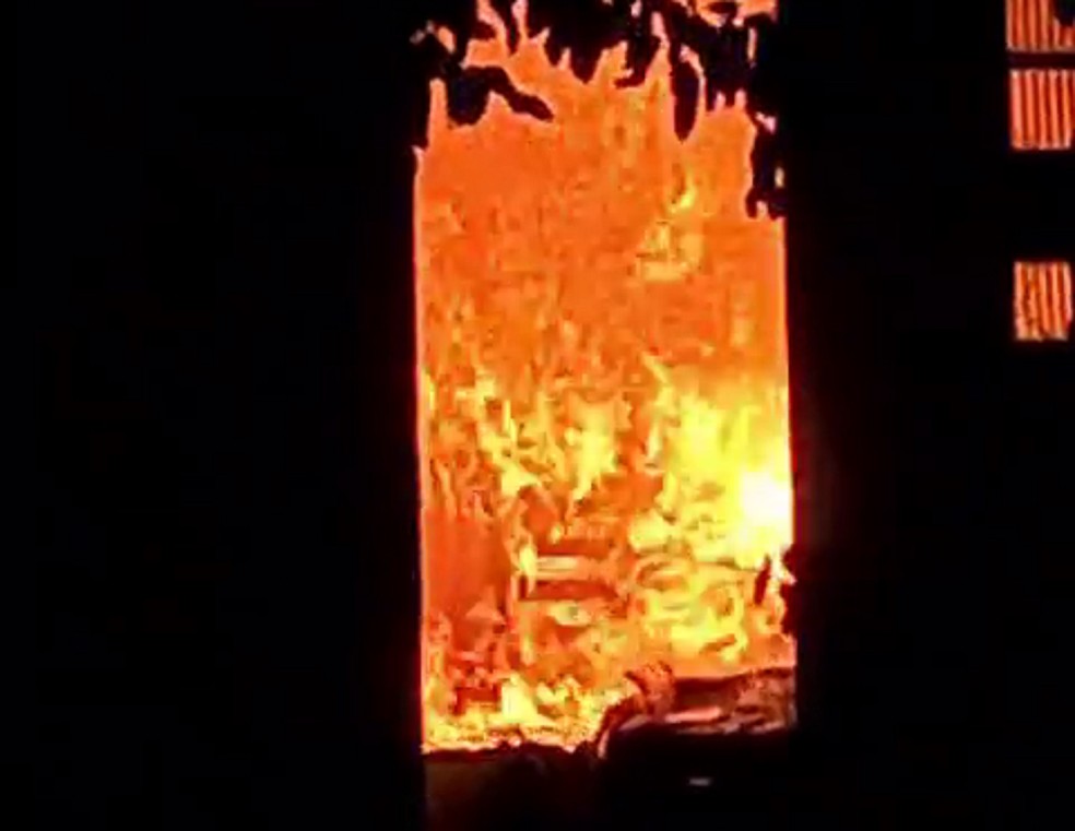 Incêndio destruiu casa de alvenaria em Rancharia (SP), nesta terça-feira (15) — Foto: Redes sociais