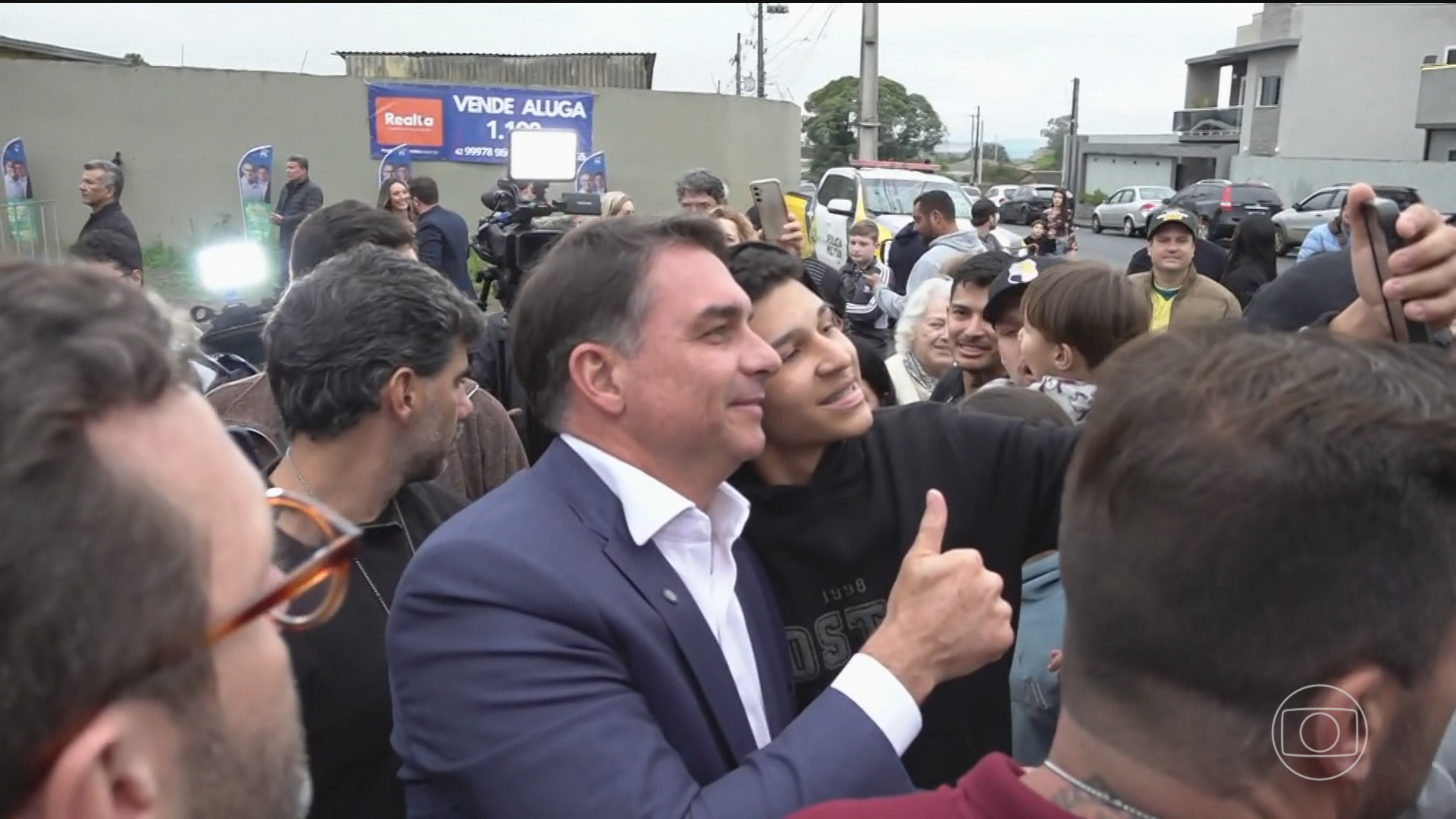 Flávio Bolsonaro, candidato do PL à Presidência, cumpre agenda no Paraná