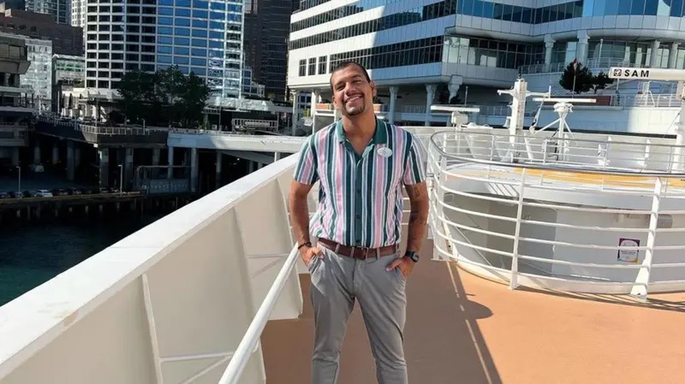 Nesse ano, Neil completa 10 anos trabalhando em cruzeiros: 'Visitei locais que jamais visitaria se não fosse pelo meu trabalho' — Foto: Arquivo pessoal via BBC