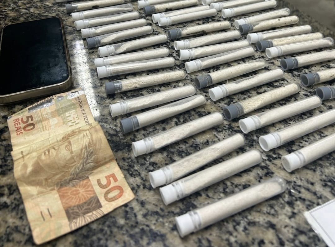 Jovem é preso por suspeita de tráfico de drogas em Paraíba do Sul 