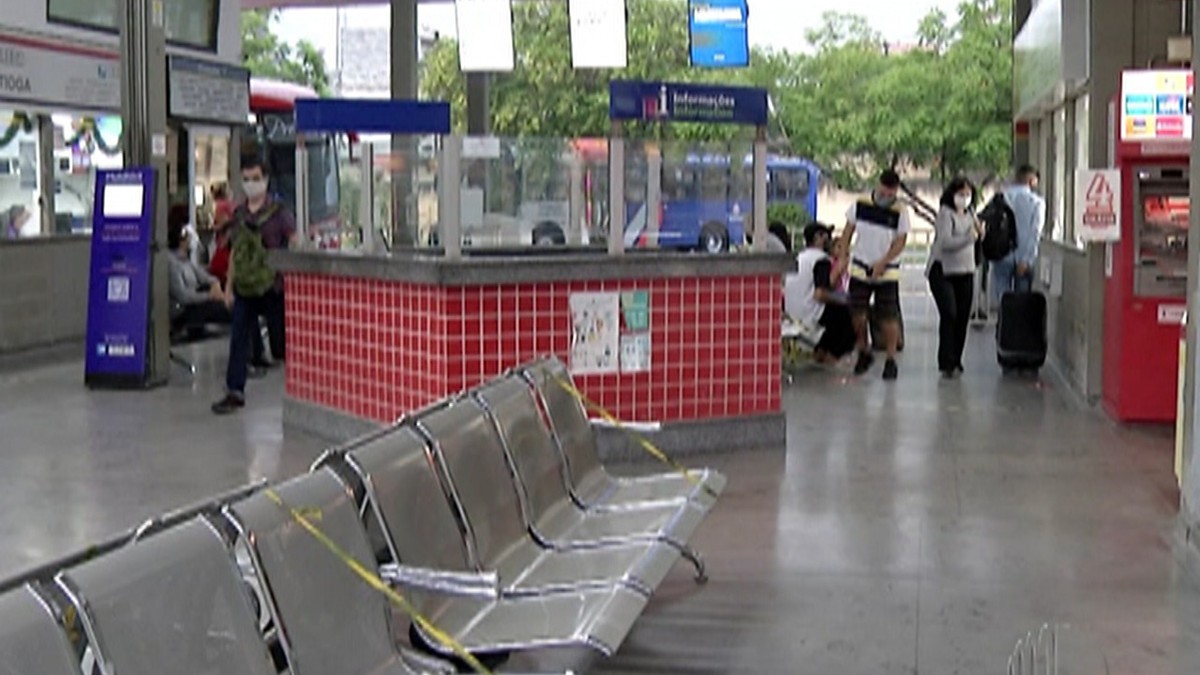 Rodoviária de Mogi deve ter cerca de 160 ônibus extras para viagens de fim de ano, diz