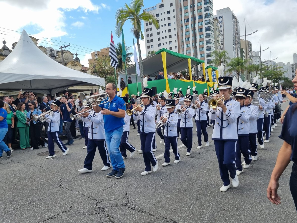 Desfile Cívico De 7 De Setembro Retorna à Orla E Reúne Centenas De Pessoas Em Santos Fotos 1735