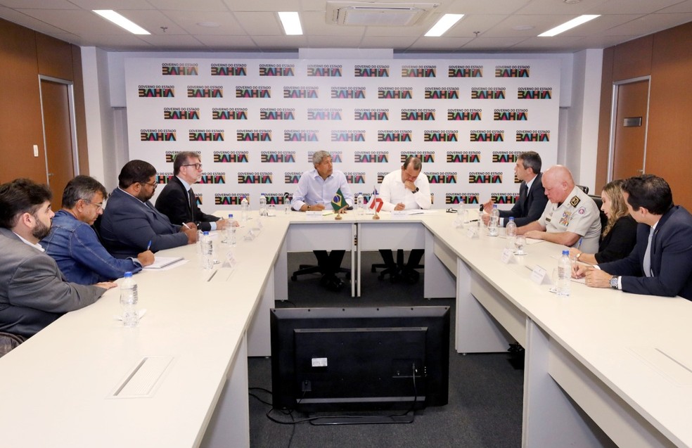 Governador da Bahia faz reunião sobre segurança pública — Foto: Antonio Queirós/GOVBA