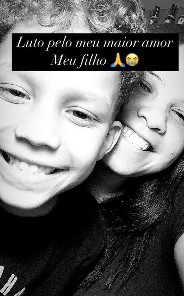 Na redes sociais a mãe presta homenagens ao filho — Foto: Reprodução/Redes sociais