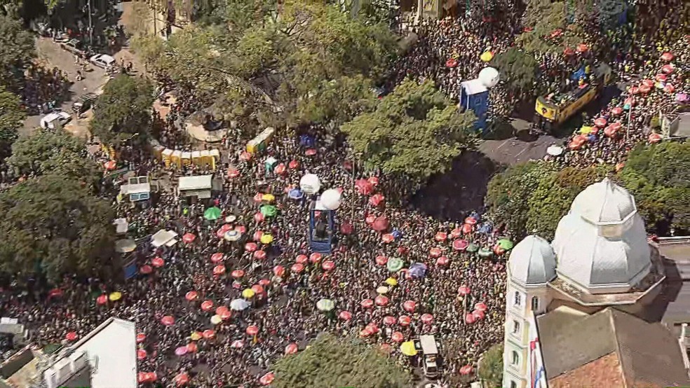 BH inicia entrega de credenciais para ambulantes do Carnaval 2026