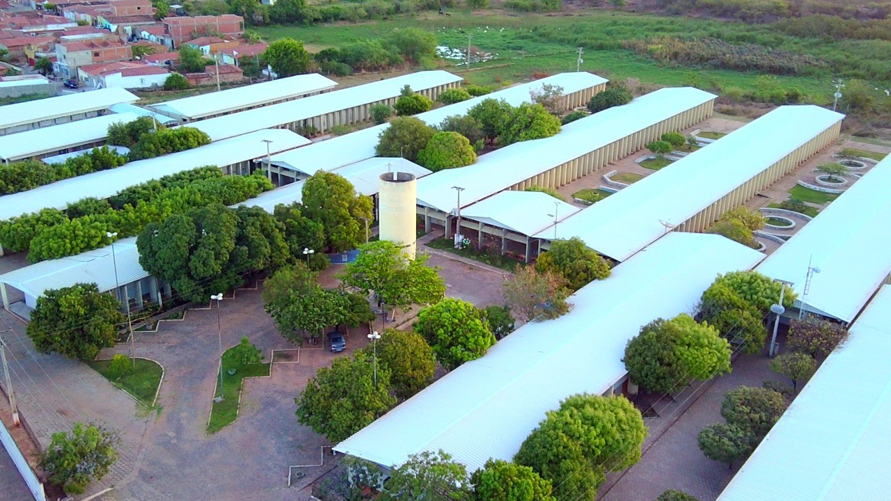 UFPI lança edital de concurso para professores com salários de até R$ 5 ...