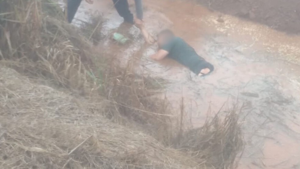 Motorista se envolve em acidente na SP-461em Votuporanga (SP) — Foto: Reprodução / Votunews