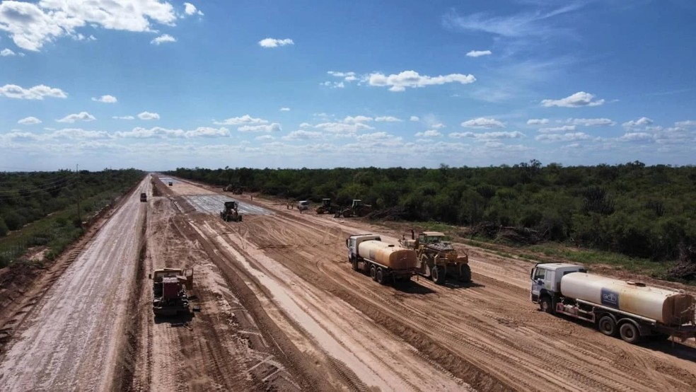 Pavimentação do trecho três da Bioceânica no Paraguai foi dividido em quatro lotes para acelerar as obras — Foto: Toninho Ruiz/Arquivo Pessoal