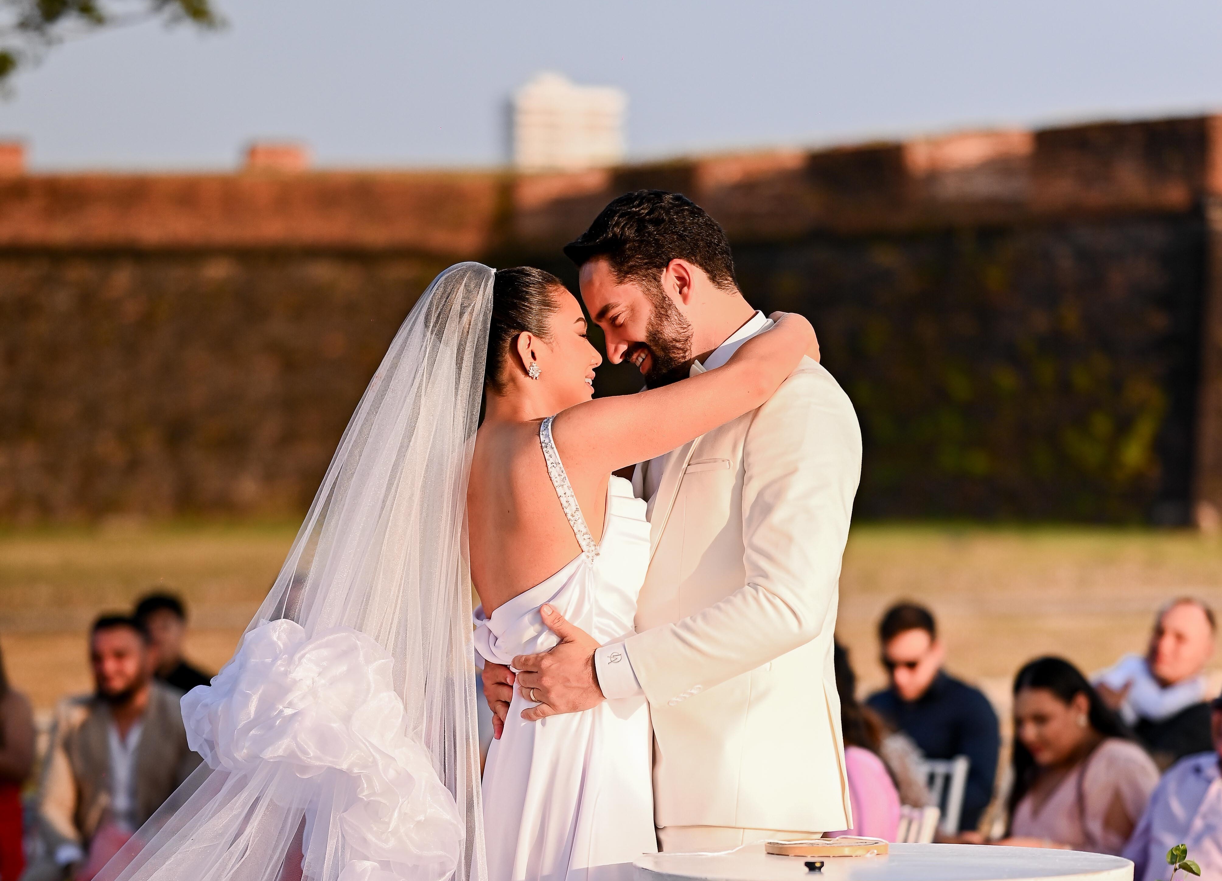 Fortaleza de São José de Macapá marca história de casal do primeiro beijo ao altar 