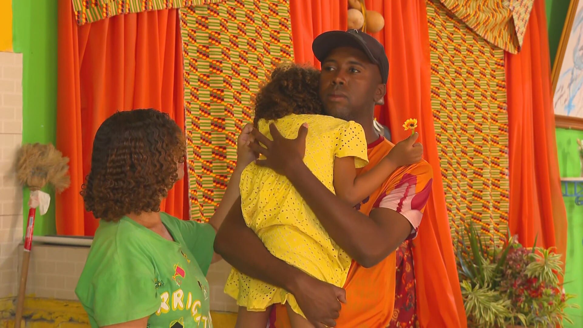 Pais denunciam professora por intolerância religiosa contra criança de 5 anos em escola do Rio