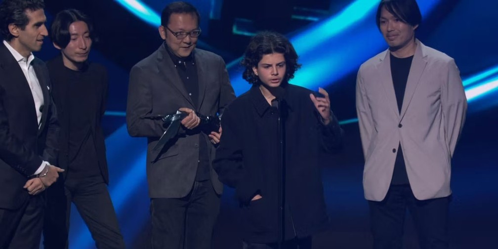Game Awards 2022: Jovem invade palco, agradece prêmio em nome de